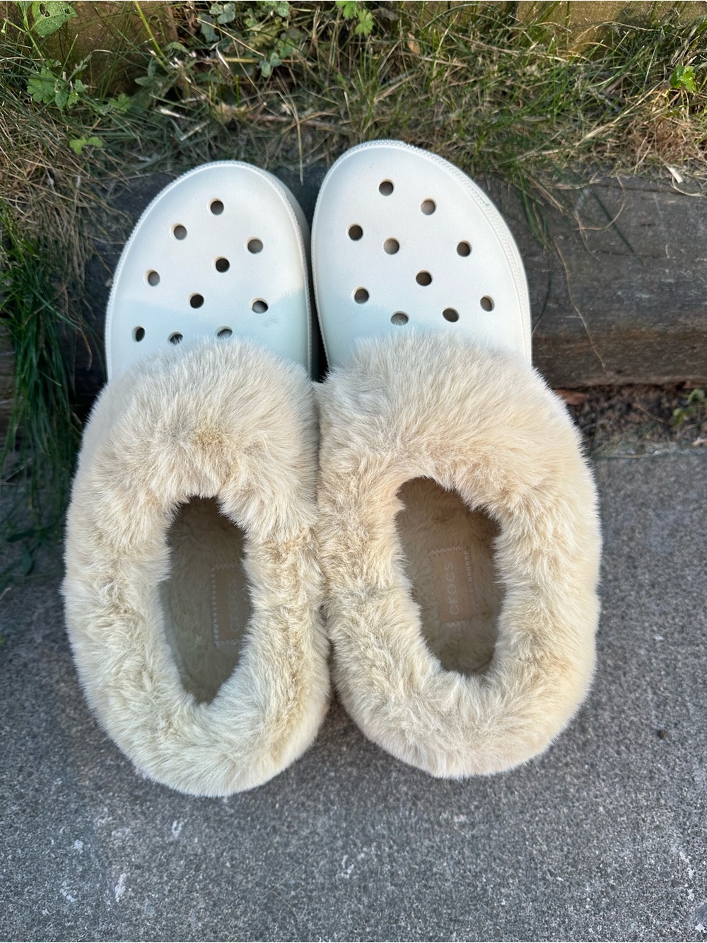 CROCS  Cream Faux-Fur Lined Clog